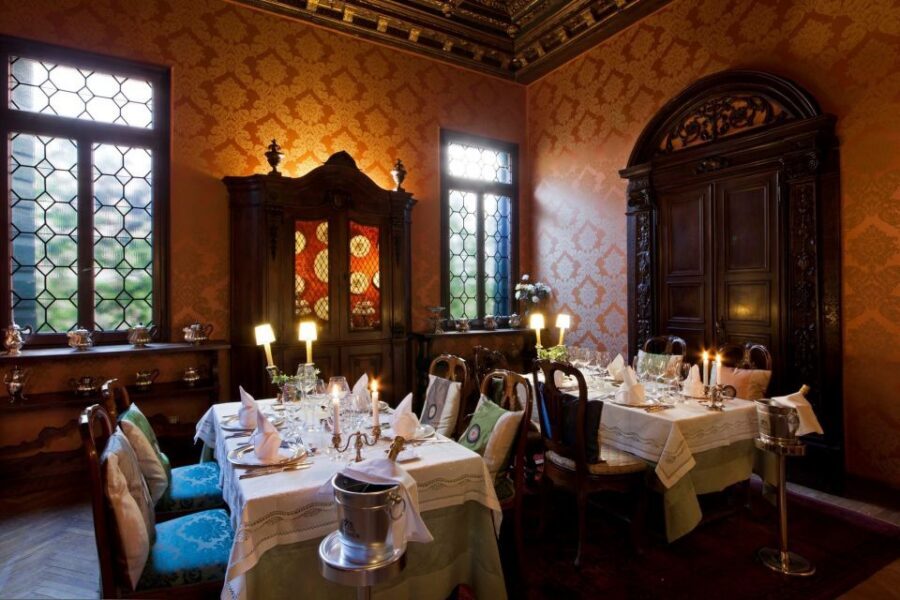 Venice: Romantic Palace Dinner and Private Gondola Ride - Price and Value for a Private Gondola Plus Palace Dinner