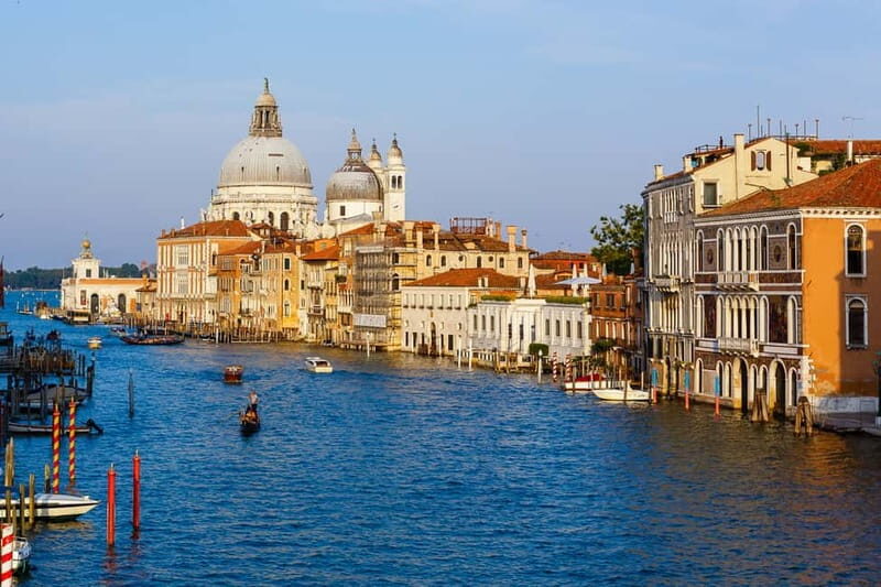 Venice: Romantic Shared Gondola Serenade on the Grand Canal - Key things I’d keep on your radar