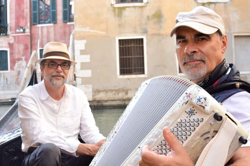 Venice: Romantic Shared Gondola Serenade on the Grand Canal - How This Shared Serenade Feels Different From a Basic Gondola Ride