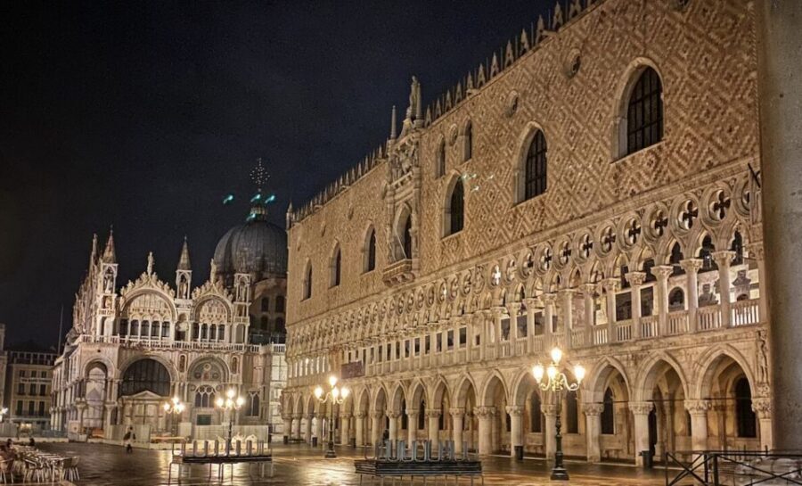 Venice: Saint Mark's Basilica Private Tour at Night - Descending into the crypt: the rare nighttime perspective