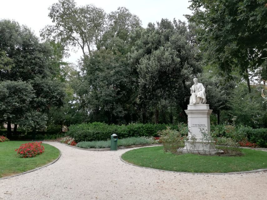 Venice: Secret City Gardens Walking Tour - Meeting at Fondamenta Gasparo Contarini: the walk starts in real Venice
