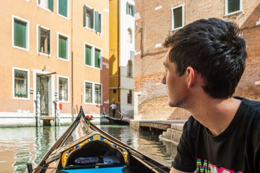 Venice: Shared Gondola Ride Across the Grand Canal - Quick hits before you get on the water