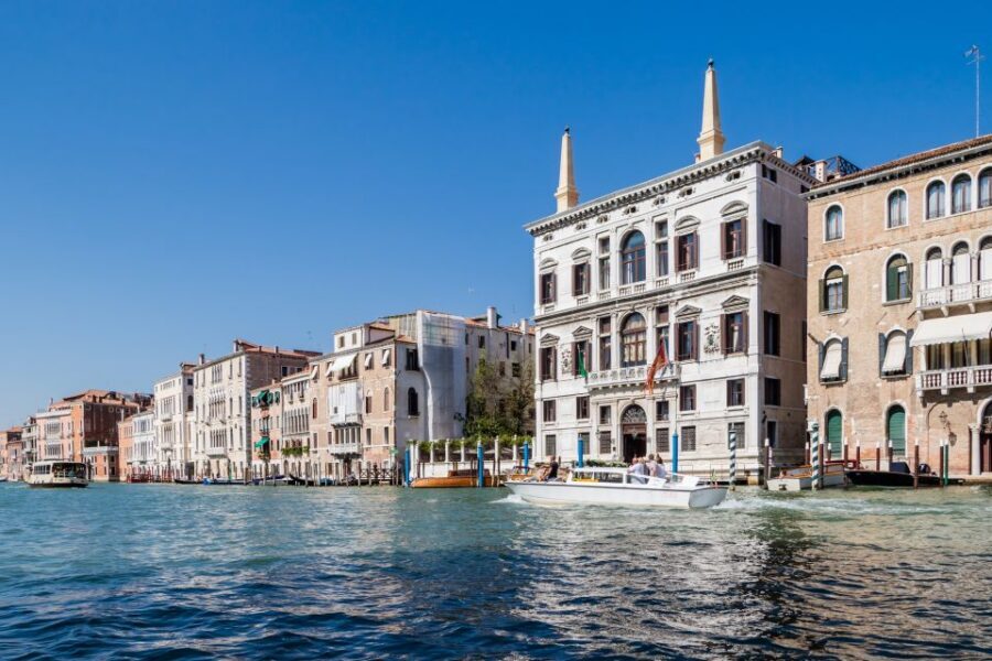 Venice: Shared Gondola Ride Across the Grand Canal - The route: Grand Canal first impressions, then the smaller canals