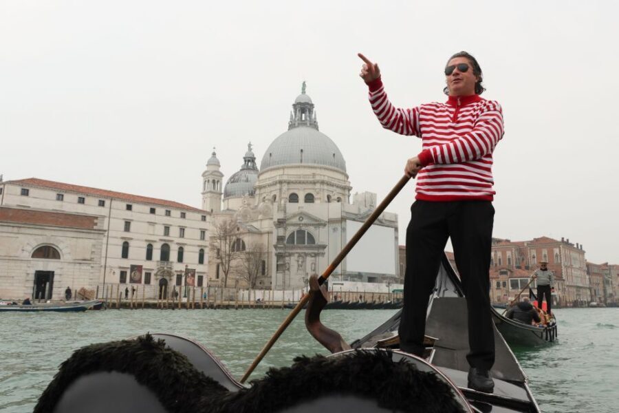 Venice: Shared Gondola Ride and Serenade - Getting There Fast: Gondola Station Santa Maria del Giglio