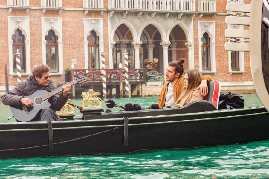 Venice: Shared Gondola Ride and Serenade - Who Should Book This Gondola Serenade—and Who Might Skip It