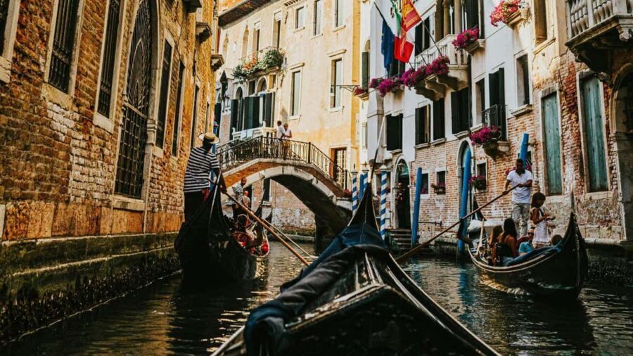 Venice: Shared Gondola Ride at Sunset - TU.RI.VE. meeting point near St. Mark’s: how to avoid first-minute stress