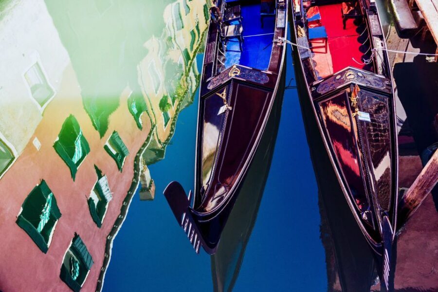 Venice: Shared Gondola Ride through the Lagoon City - Timing Your Departure: Morning vs Afternoon vs Sunset