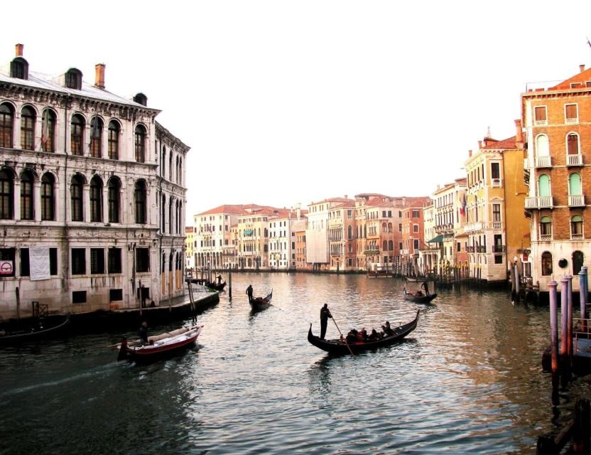 Venice Shared Gondola Ride - The main sights you pass: Basilica della Salute dome + Teatro la Fenice