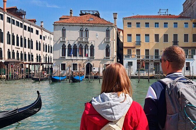 Venice Sightseeing Small Group Walking Tour with a Local Guide - Meeting near Dorsoduro and ending at St. Mark’s