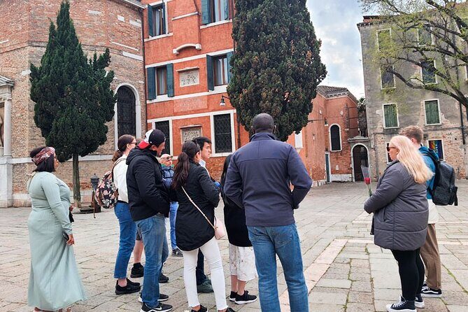 Venice Sightseeing Small Group Walking Tour with a Local Guide - Finishing at St. Mark’s Square: what you do next matters