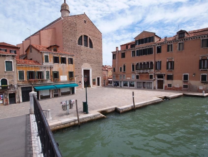 Venice: Sightseeing Tour with a Local expert - Basilica di San Giovanni e Paolo: doges, power, and a very specific kind of quiet