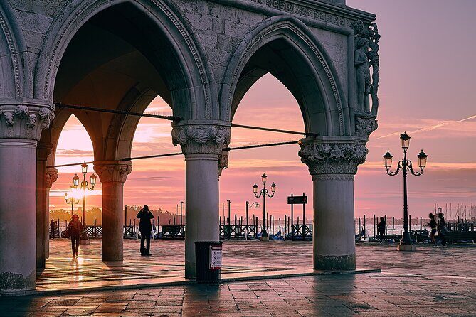 Venice Sightseeing Walking Tour for Kids and Families - St. Mark’s Square with kids: what to look for beyond the famous facade