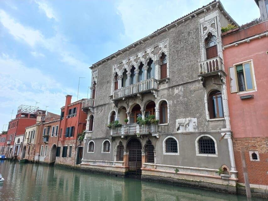 Venice Small-Group Walking Tour: Secrets & Hidden Gems - Calle de l’Anconeta and the rhythm of narrow streets