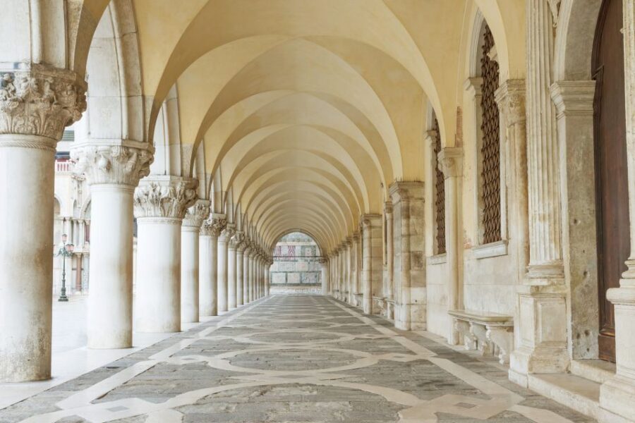 Venice: St. Mark's Basilica, Doge's Palace & Gondola Ride - Key things that stand out in this Venice day