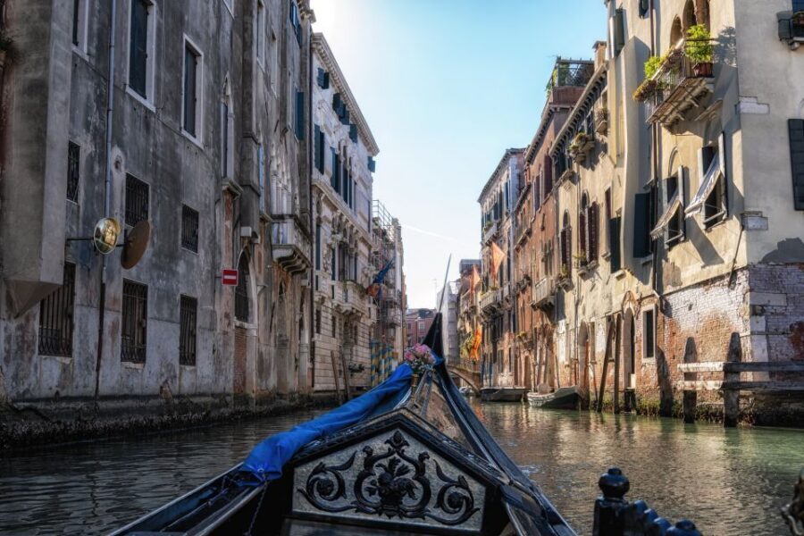 Venice: St. Mark's Basilica, Doge's Palace & Gondola Ride - Pace, dress code, and the practical rules that shape your comfort