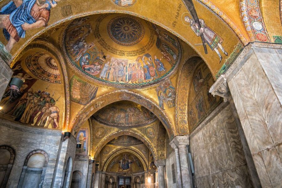 Venice: St. Mark's Basilica, Doge's Palace & Gondola Ride - Grand Canal gondola: the most relaxing part, with a small boat load