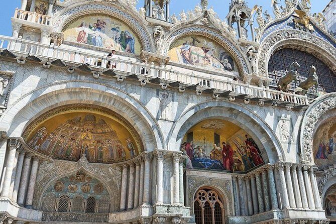 Venice: St.Mark's Basilica & Doge's Palace Tour with Tickets - Meeting at Colonna di San Marco: the first test is punctual timing