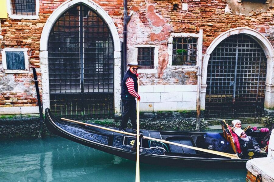 Venice: St Mark's Basilica & Gondola in the afternoon - The gondola ride: Grand Canal drama plus quieter side canals