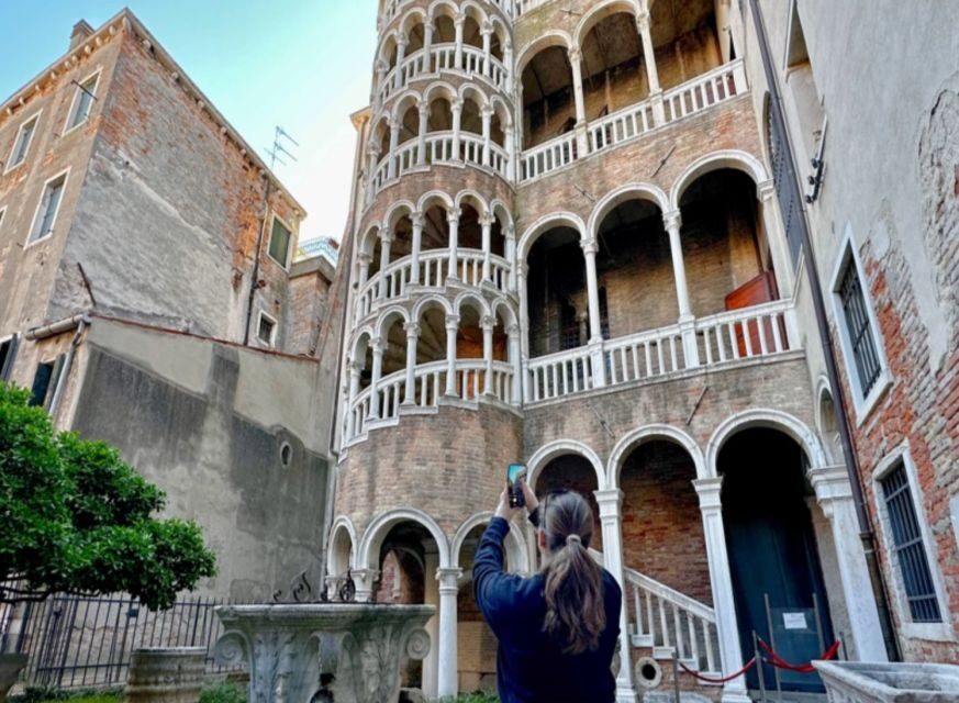 Venice: St. Mark's, Doges Palace, Rialto, and Gondola Tour - Timing, Pacing, and Real-World Group Logistics