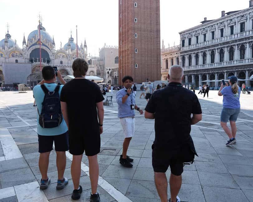 Venice: St Mark's Square & Rialto Walking Tour & Gondola - The Gondola Gallery: Tools, Cross-Section, and a 3D Trip