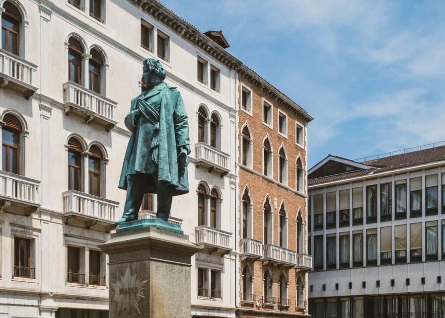 Venice: St Mark's Square & Rialto Walking Tour & Gondola - Pace, Comfort, and Realistic Expectations