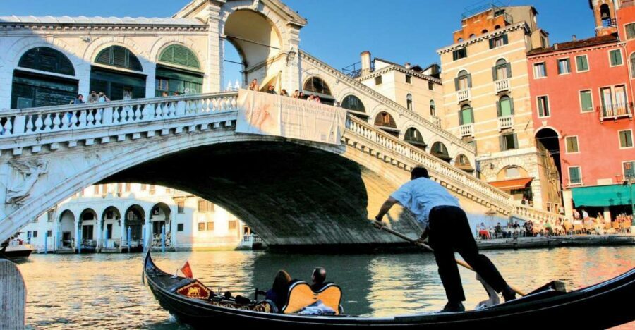 Venice: St. Mark's, Walking Tour and Gondola Combo - Walking St. Mark’s Square to Rialto: What You Actually See