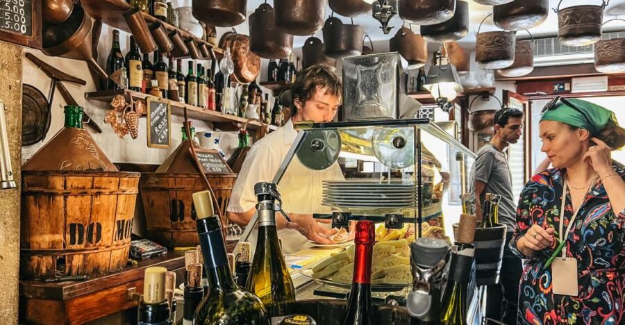 Venice: Street Food Tour with a Local Guide and Tastings - The walk toward Campo Santa Margherita in Dorsoduro