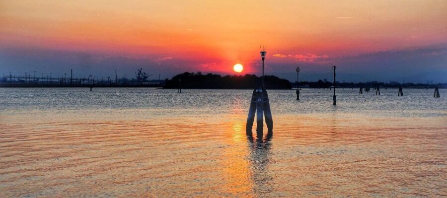 Venice: Sunset or Evening Gondola Tour - What happens during your gondola ride along the Grand Canal