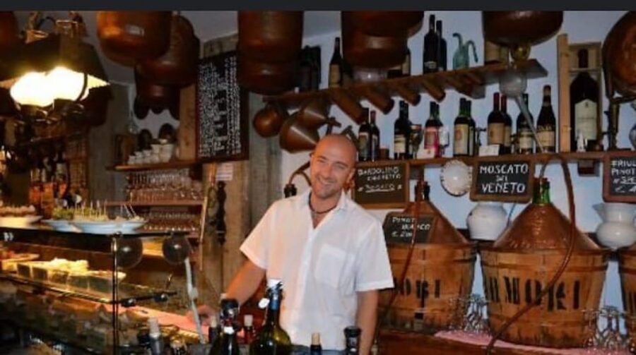 Venice: Sunset Walking Tour with Food and Wine Tastings - What you’ll eat and drink: cicchetti, wines, and 15+ tastings