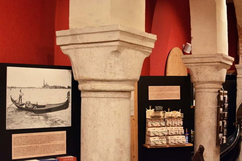 Venice: The Gondola Gallery 3D Experience - Finishing touch: the wooden model and 3D gondola puzzle souvenir