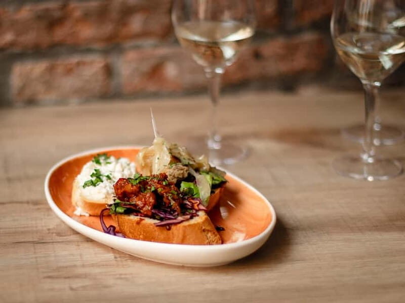 Venice: The Ultimate Food Tour with Wine & Spritz - Aperitivo warm-up at the Basilica: Spritz and Prosecco first