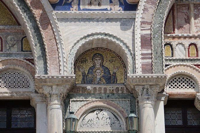 Venice Through a Local’s Eyes: Private Water Taxi & Walking Tour - From Rialto to the Grand Canal: what the private taxi does for you