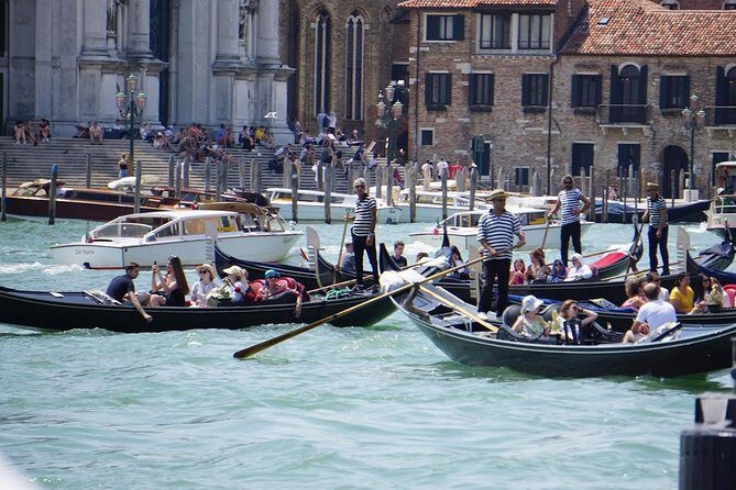 Venice Through a Local’s Eyes: Private Water Taxi & Walking Tour - Meeting points, timing, and the one thing that can trip you up