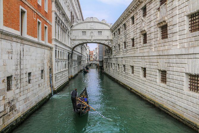 Venice Tour by High-Speed train from Florence - Strada Nova to the train: shopping lanes and an easy exit to Firenze