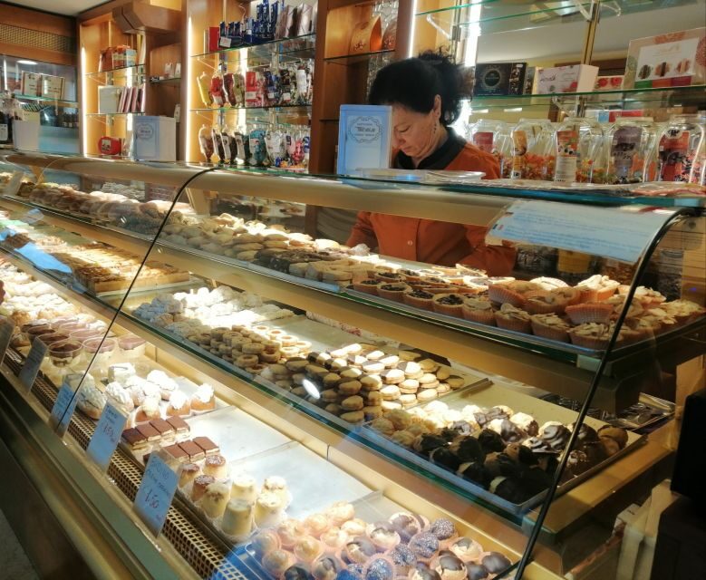 Venice: Traditional Cafés and Pastry Shops Walking Tour - What you’ll eat: cream puffs, biscuits, tiramisu, and gelato