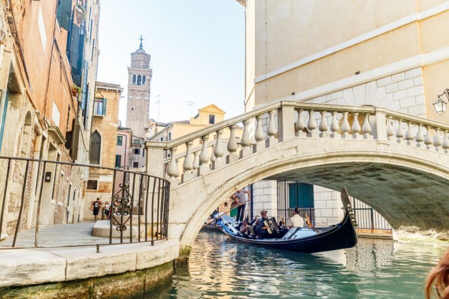 Venice: Traditional Shared Gondola Ride - Price and value: why $42 is a smarter Venice move than waiting