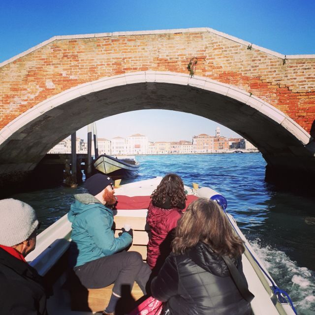 Venice: Venetian Aperitif on the Lagoon - Board a topa and settle in for 1.5 hours of wine, snacks, and stories