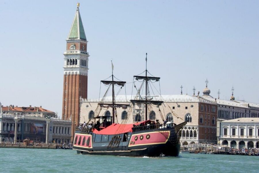 Venice: Venetian Lagoon Tour and Galleon Dinner - Should you book this Venetian Lagoon dinner cruise?