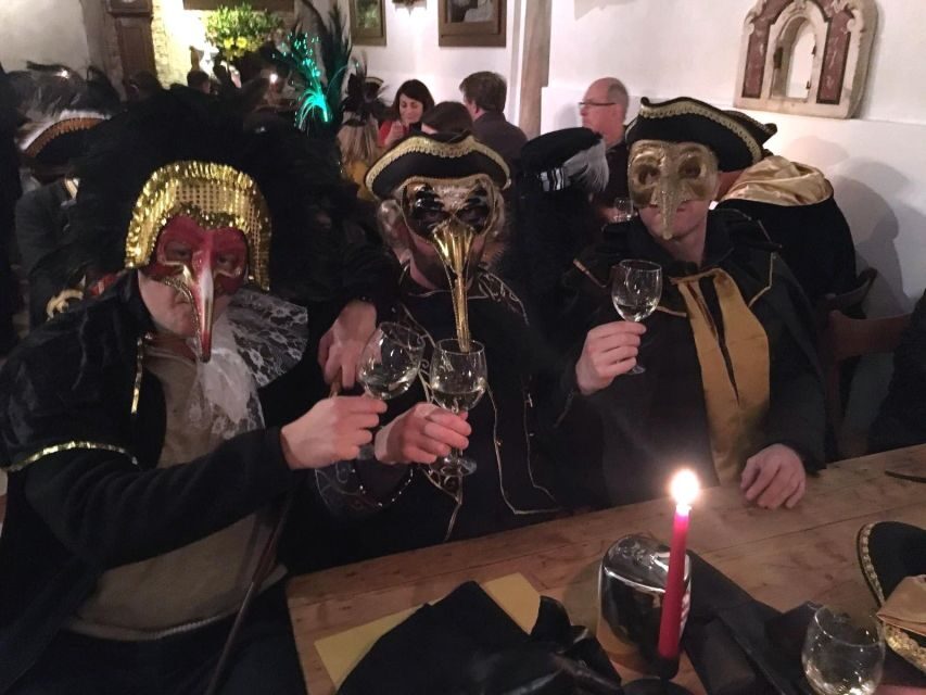 Venice: Venetian Style Carnival Pub Crawl - Bacari Stop 1: The Ombra-and-Cicchetti Rhythm