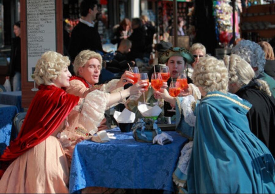 Venice: Venetian Style Carnival Pub Crawl - Ending at Ponte di Rialto: A Convenient Finish, a Crowded Neighborhood