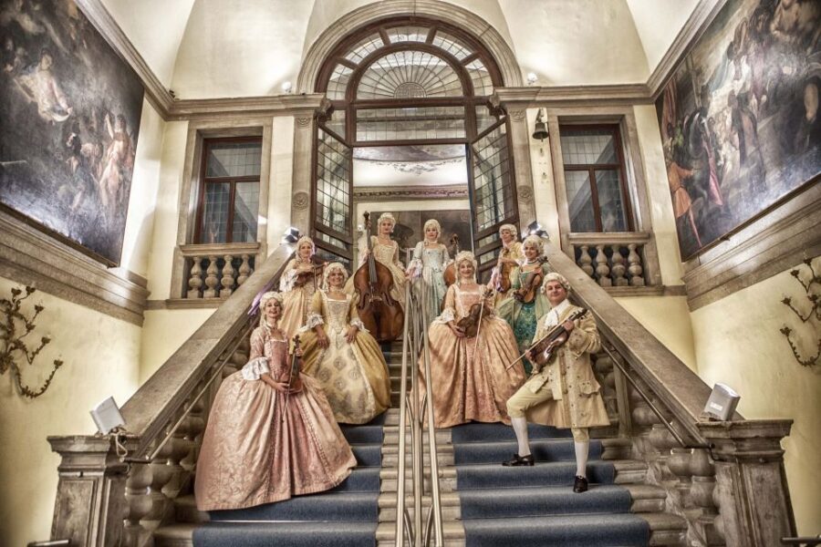 Venice: Vivaldi’s Four Seasons Live Classical Music Concert - Costumes, singing, and audience etiquette