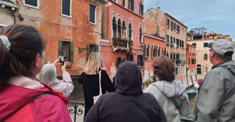 Venice: Walking Guided Tour of the City Must-See Sites - St. Mark’s Square finale: Basilica and Palazzo Ducale from the “right” angle