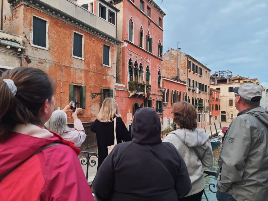 Venice: Walking Guided Tour of the City Must-See Sites - What you’re actually paying for: value in a $44, English-only format