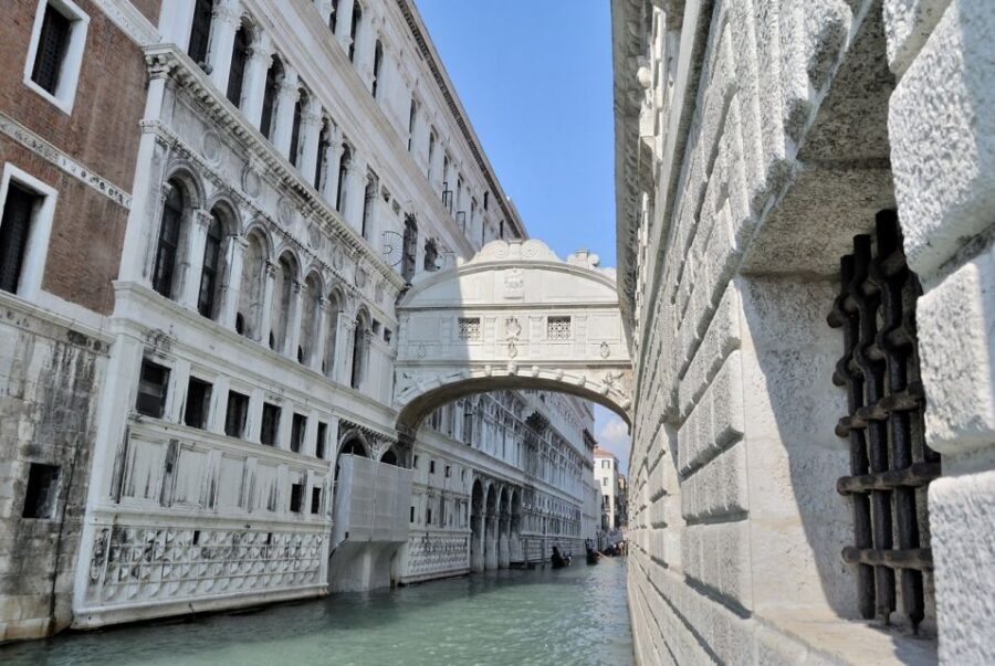 Venice Walking Tour and Doge's Palace Guided Visit - Santa Maria Formosa and Campo Santi Giovanni e Paolo: Venice up close