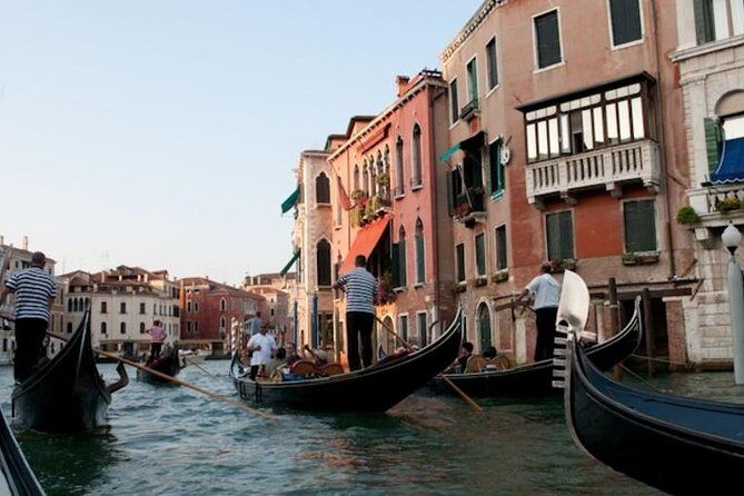 Venice Walking Tour and Gondola Ride - Rialto Bridge: The Most Practical Icon on Foot