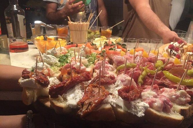 Venice Walking Tour: Eat and Drink - Calle Varisco: the Venice calle you’ll remember after the photos