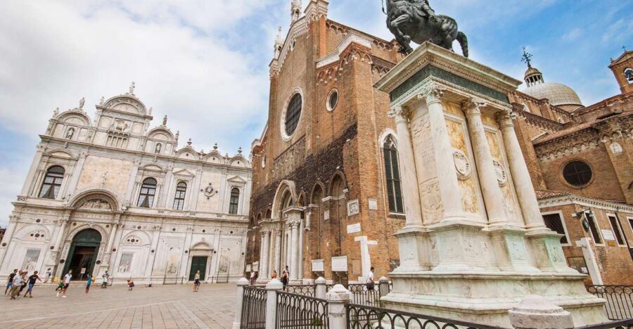 Venice: Walking Tour & Gondola Ride - Walking from St Mark’s Square to Castello without losing the plot