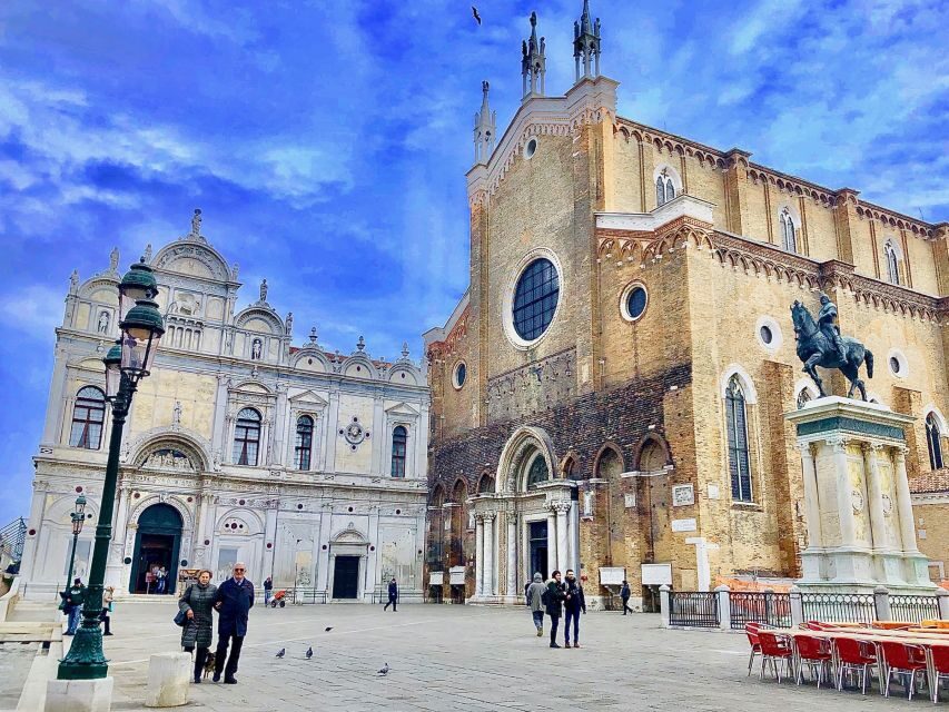 Venice: Walking Tour & Gondola Ride - From Saint Moisè Square to the canals: your gondola ride setup
