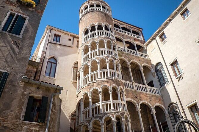 Venice Walking Tour with Gondola Ride Experience - The gondola intro: a short warm-up before you glide