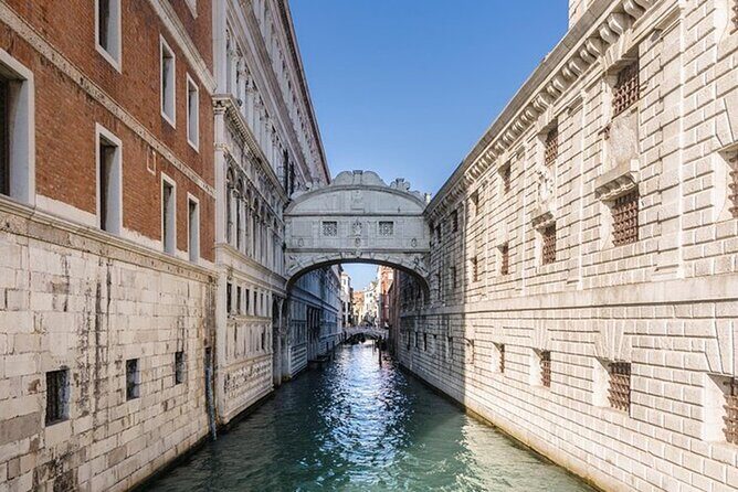 Venice Walking Tour with Gondola Ride Experience - Campi and campielli: where the city breathes between the big sights